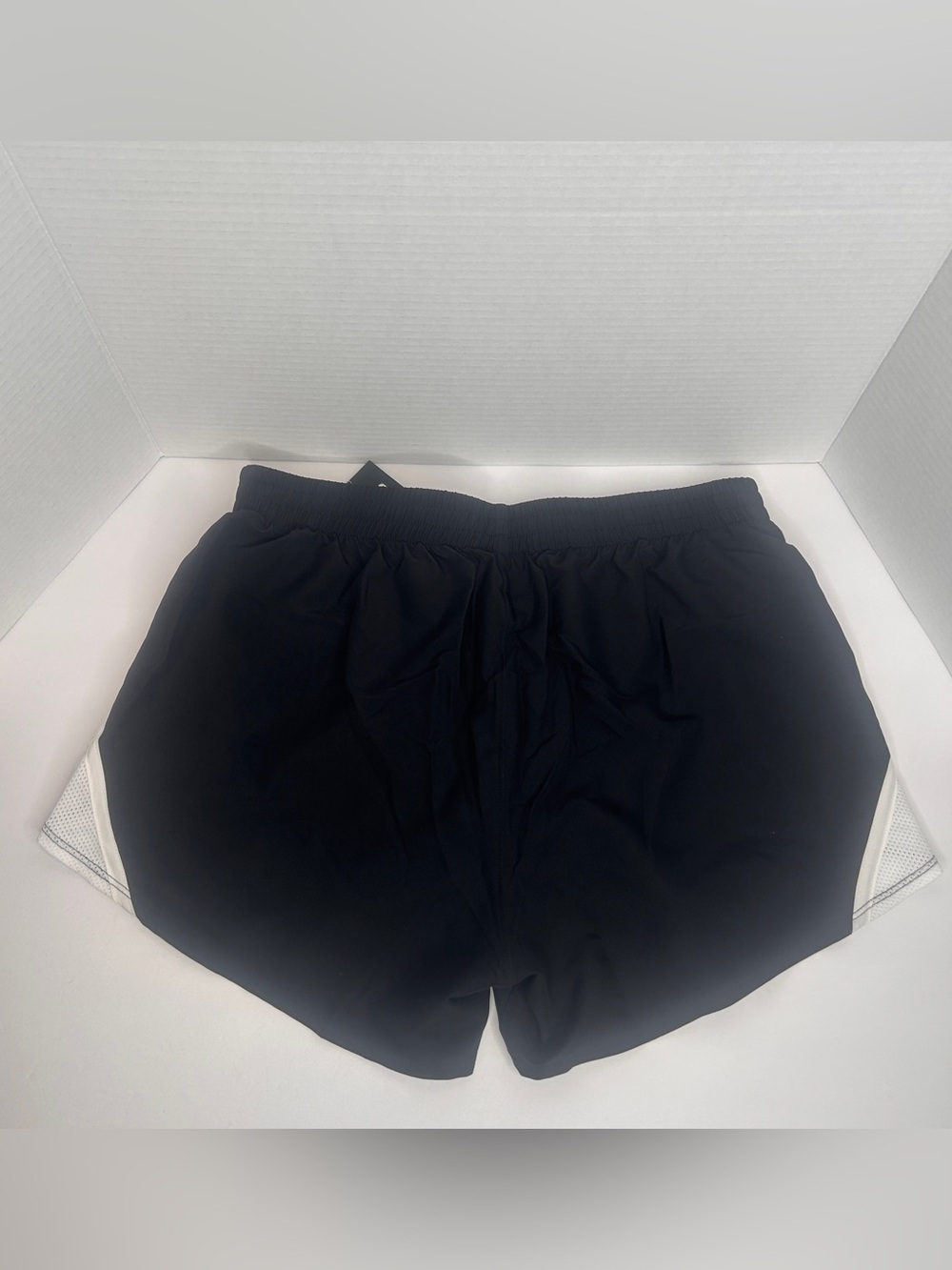 Under Armor Women’s IA Fly-by 3in Shorts, Lightweight With Breathable Mesh/ M - Picture 11 of 12
